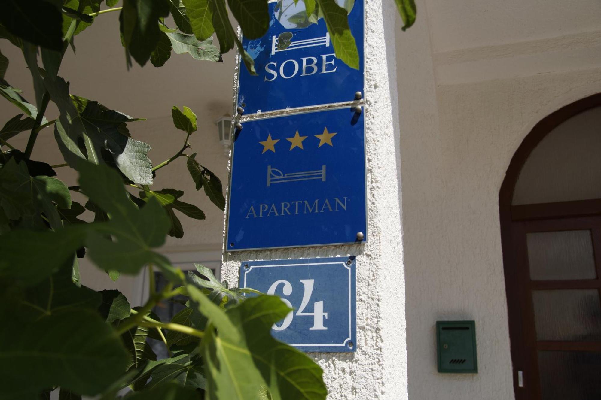 קרלובג Apartmenthaus Hana מראה חיצוני תמונה