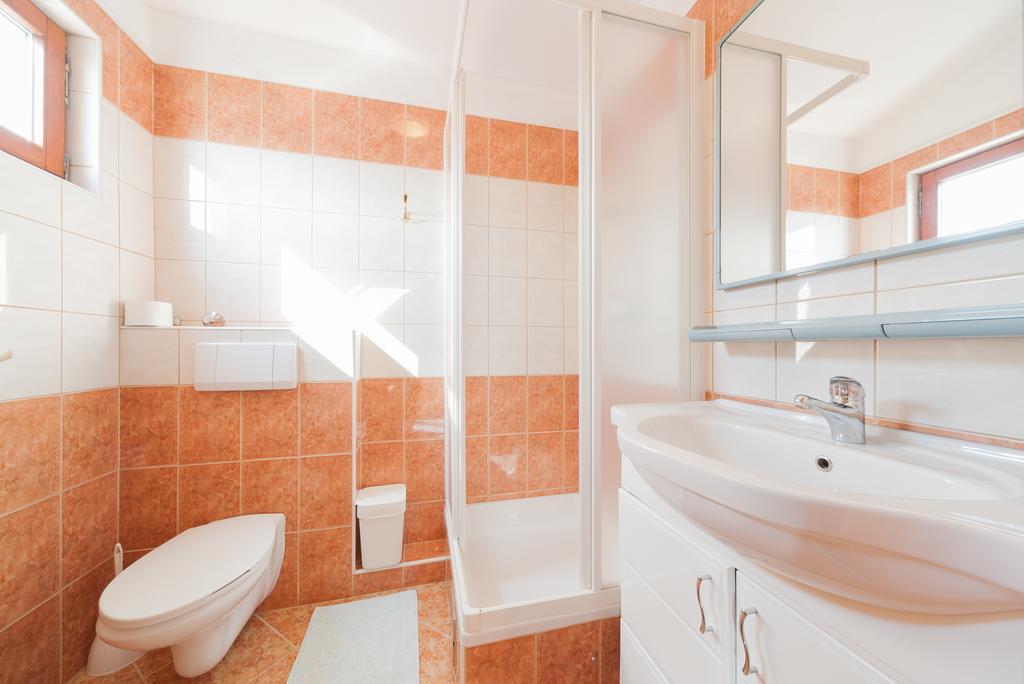 קרלובג Apartmenthaus Hana מראה חיצוני תמונה