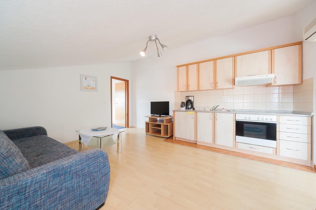 קרלובג Apartmenthaus Hana מראה חיצוני תמונה