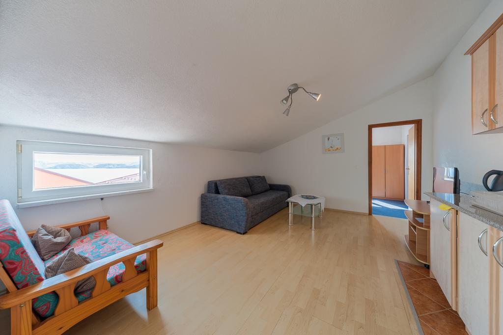 קרלובג Apartmenthaus Hana מראה חיצוני תמונה