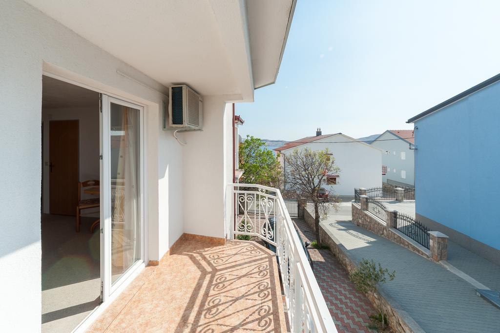 קרלובג Apartmenthaus Hana מראה חיצוני תמונה