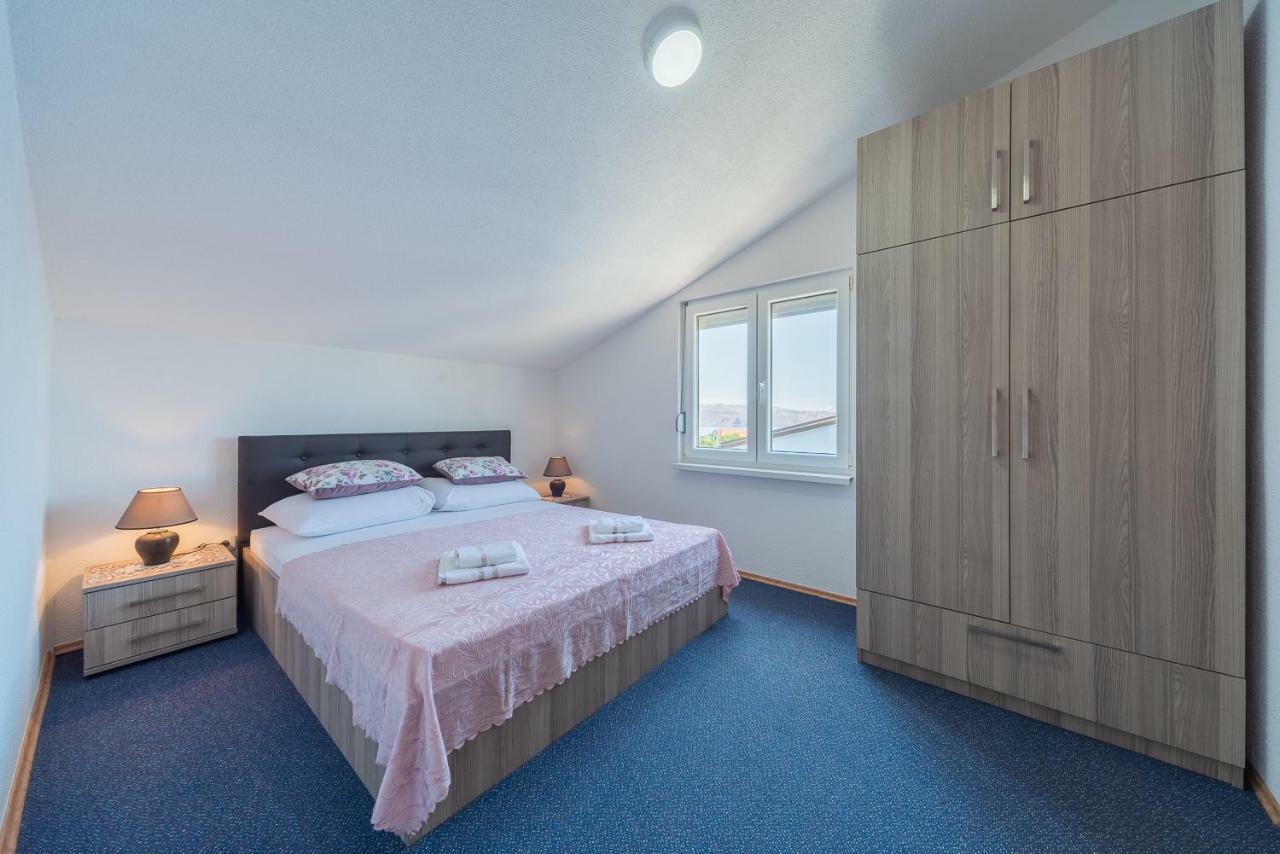 קרלובג Apartmenthaus Hana מראה חיצוני תמונה