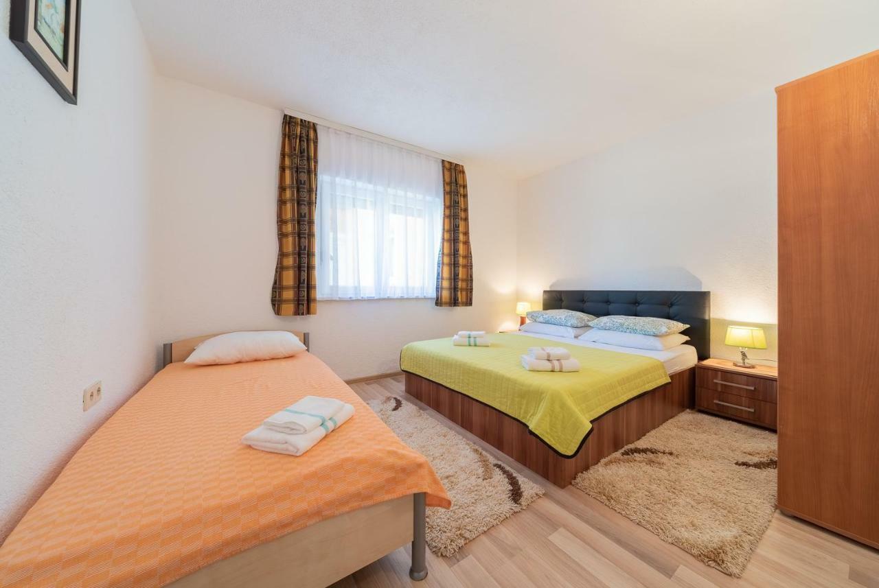 קרלובג Apartmenthaus Hana מראה חיצוני תמונה