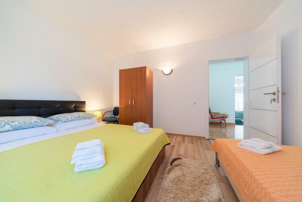 קרלובג Apartmenthaus Hana מראה חיצוני תמונה